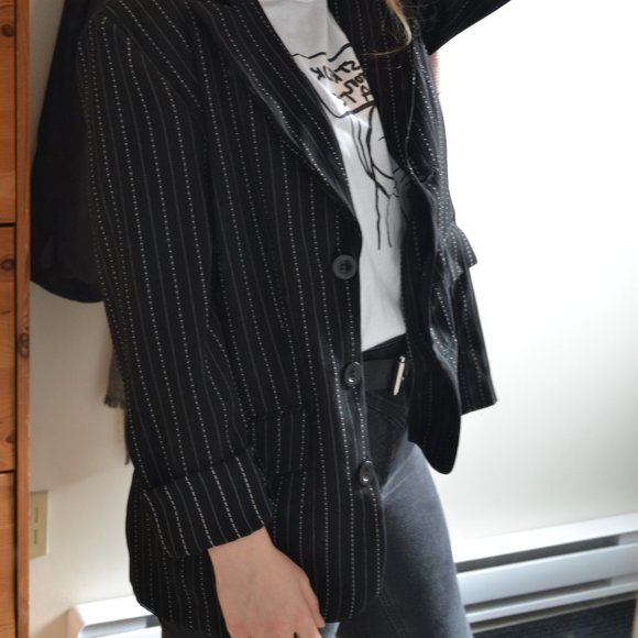Vanity Fair black stripped Blazer - Picture 6 of 7
